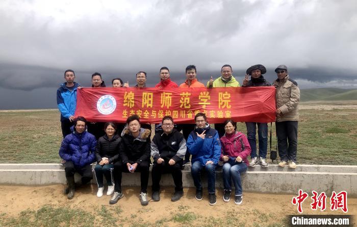 圖為綜合考察團野外調查組在西藏安多縣。西藏那曲市林業和草原局供圖