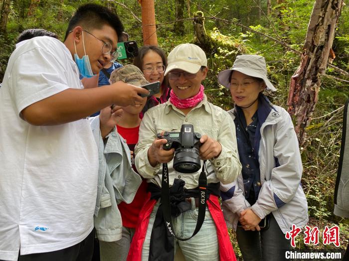 中國首批訪客進入祁連山國家公園青海片區進行生態體驗