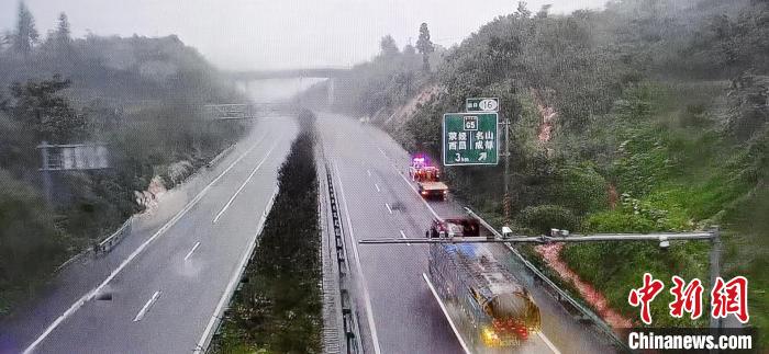 四川多地發布強降雨地災預警轉移民眾42993人